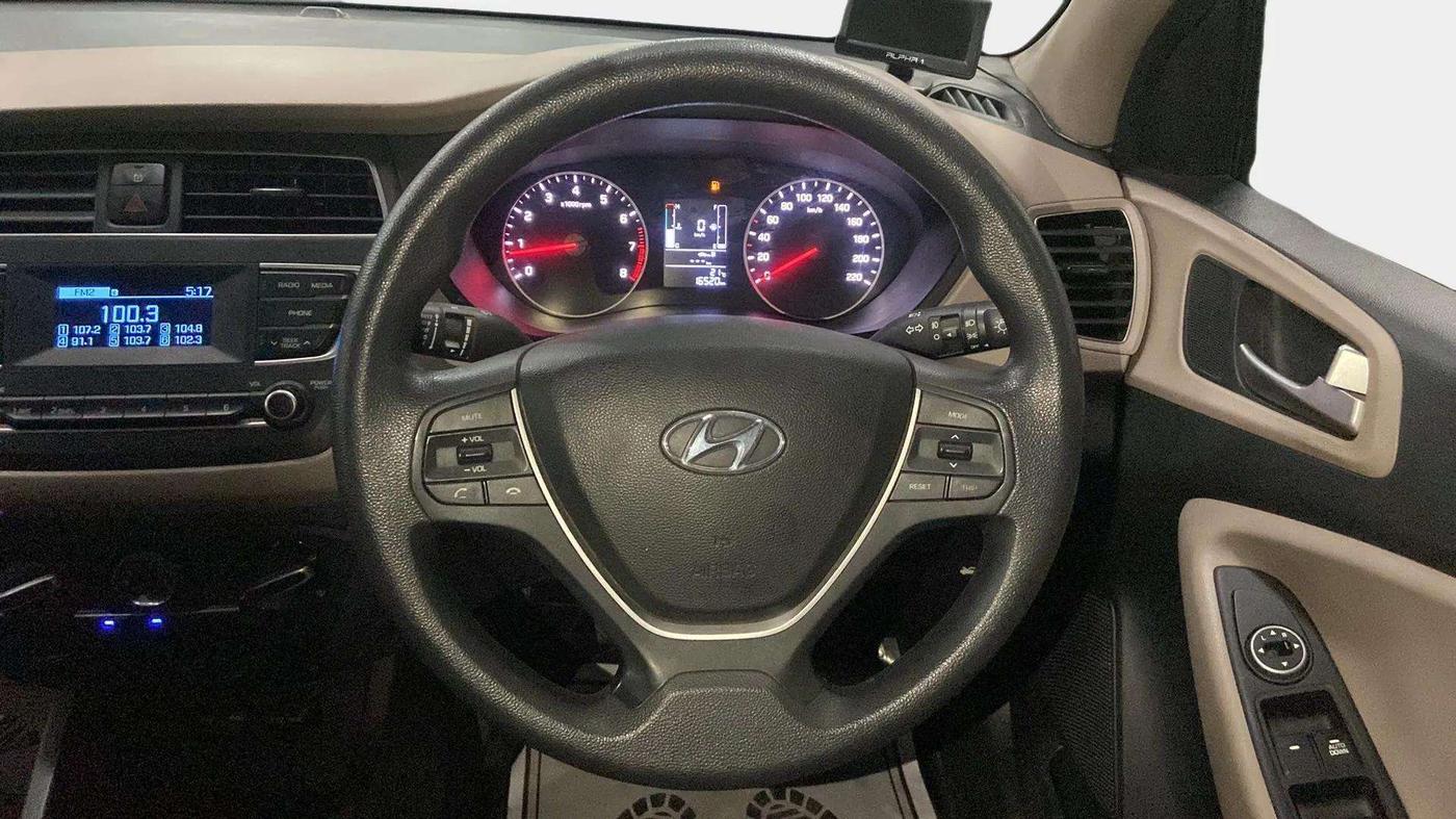 2019 Hyundai Elite i20 MAGNA PLUS 1.2, Petrol, Manual, 16,497 km, Steering Wheel Close Up