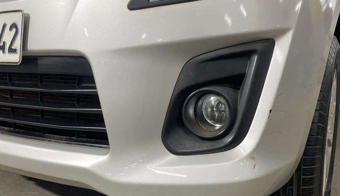 2015 Maruti Ertiga ZXI, Petrol, Manual, 23,560 km, Front bumper - Minor scratches