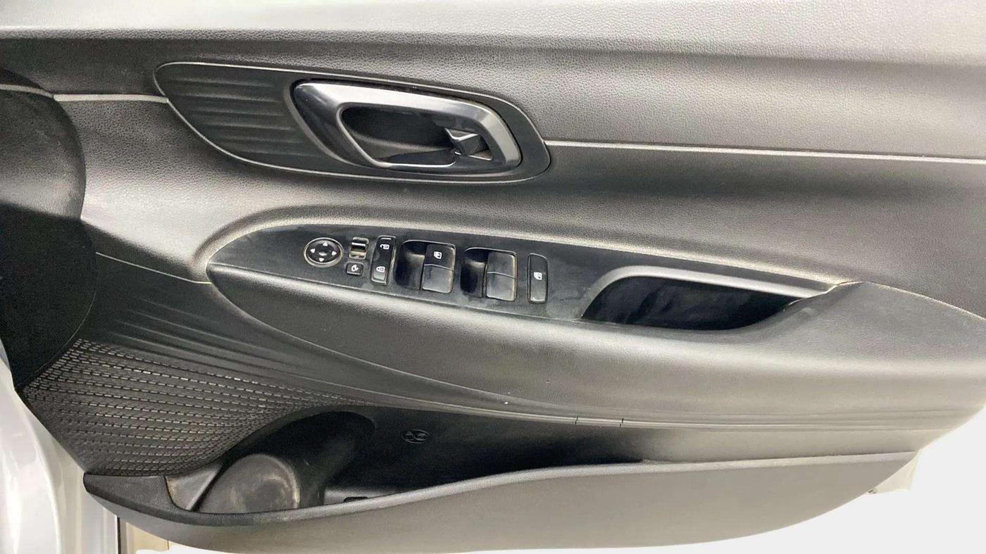 2021 Hyundai NEW I20 SPORTZ 1.2 MT, Petrol, Manual, 63,332 km, Driver Side Door Panels Control