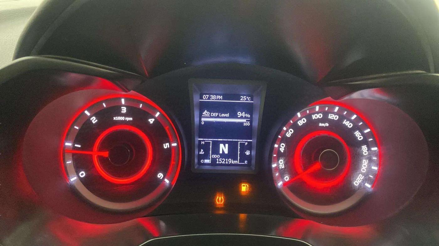 2024 Mahindra XUV300 W6 1.5 DIESEL AMT, Diesel, Automatic, 15,621 km, Odometer Image