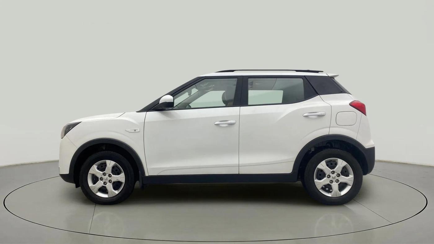 2024 Mahindra XUV300 W6 1.5 DIESEL AMT, Diesel, Automatic, 15,621 km, Left Side