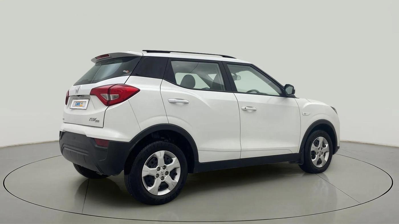 2024 Mahindra XUV300 W6 1.5 DIESEL AMT, Diesel, Automatic, 15,621 km, Right Back Diagonal