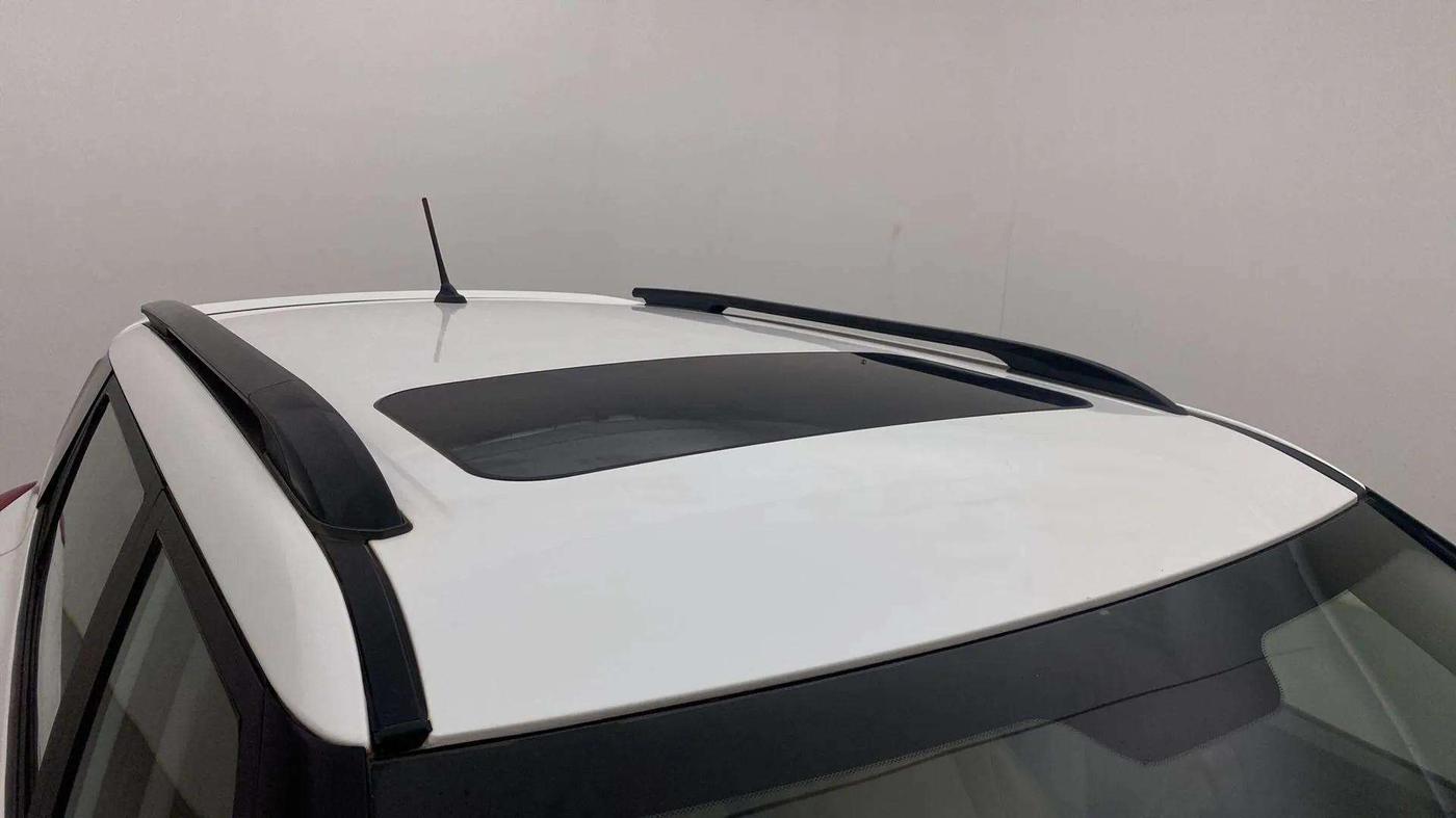 2024 Mahindra XUV300 W6 1.5 DIESEL AMT, Diesel, Automatic, 15,621 km, Roof