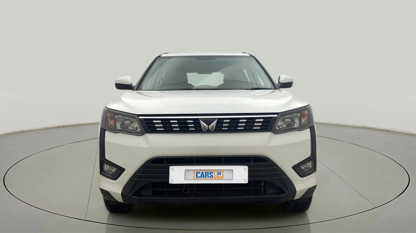 2024 Mahindra XUV300 W6 1.5 DIESEL AMT, Diesel, Automatic, 15,621 km, Front