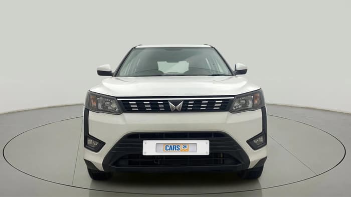2024 Mahindra XUV300 W6 1.5 DIESEL AMT, Diesel, Automatic, 15,621 km, Front