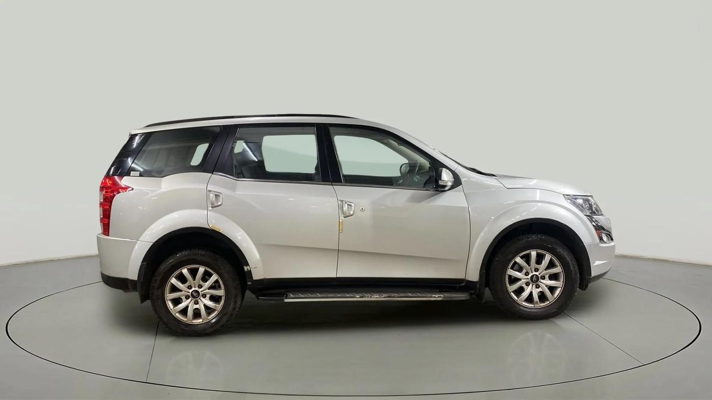2018 Mahindra XUV500 W10 AT, Diesel, Automatic, 73,093 km, Right Side View