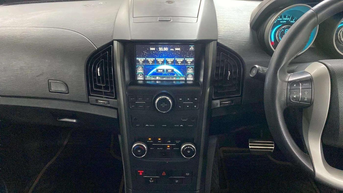 2018 Mahindra XUV500 W10 AT, Diesel, Automatic, 73,093 km, Air Conditioner