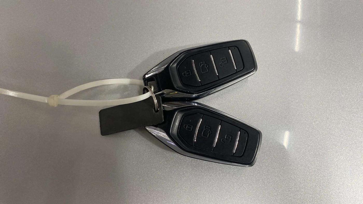 2018 Mahindra XUV500 W10 AT, Diesel, Automatic, 73,093 km, Key Close Up
