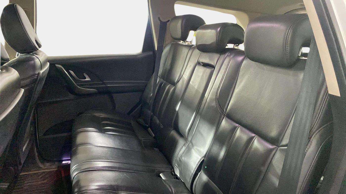 2018 Mahindra XUV500 W10 AT, Diesel, Automatic, 73,093 km, Right Side Rear Door Cabin