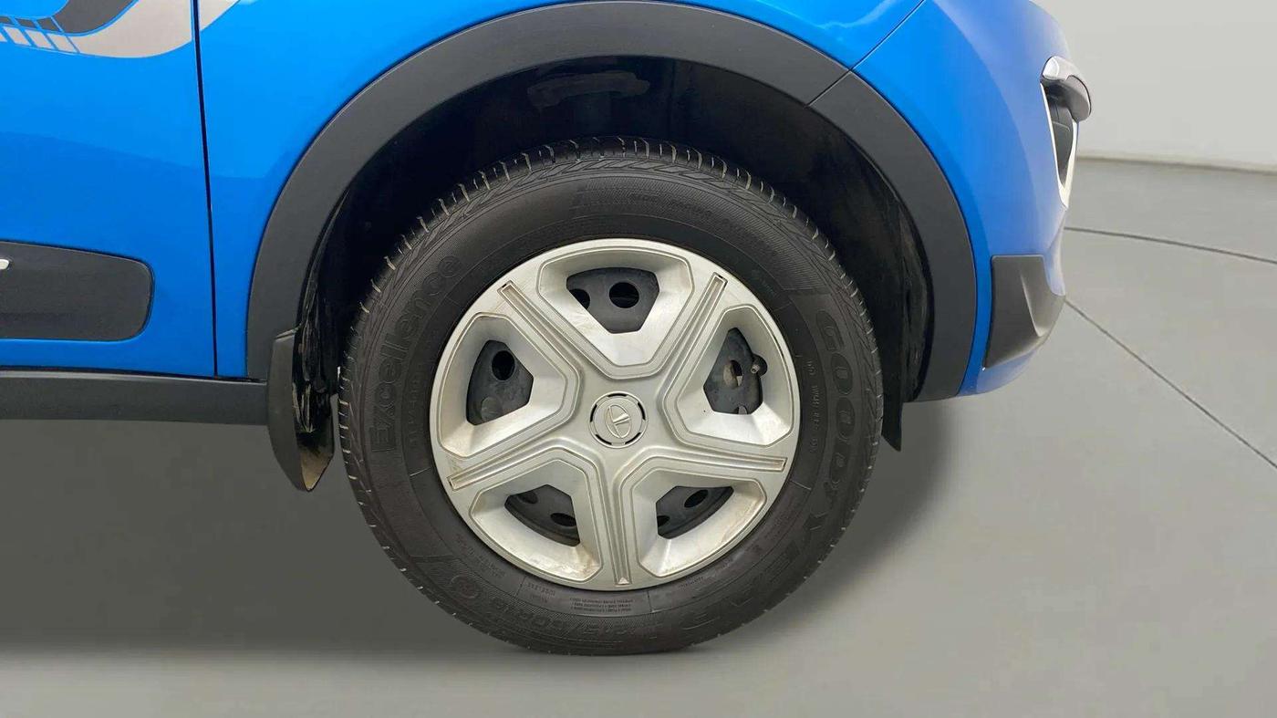 2019 Tata NEXON XMA PETROL, Petrol, Automatic, 12,818 km, Right Front Wheel