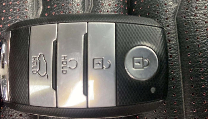 2020 KIA SONET GTX PLUS 1.0 DCT, Petrol, Automatic, 31,048 km, Key Close Up