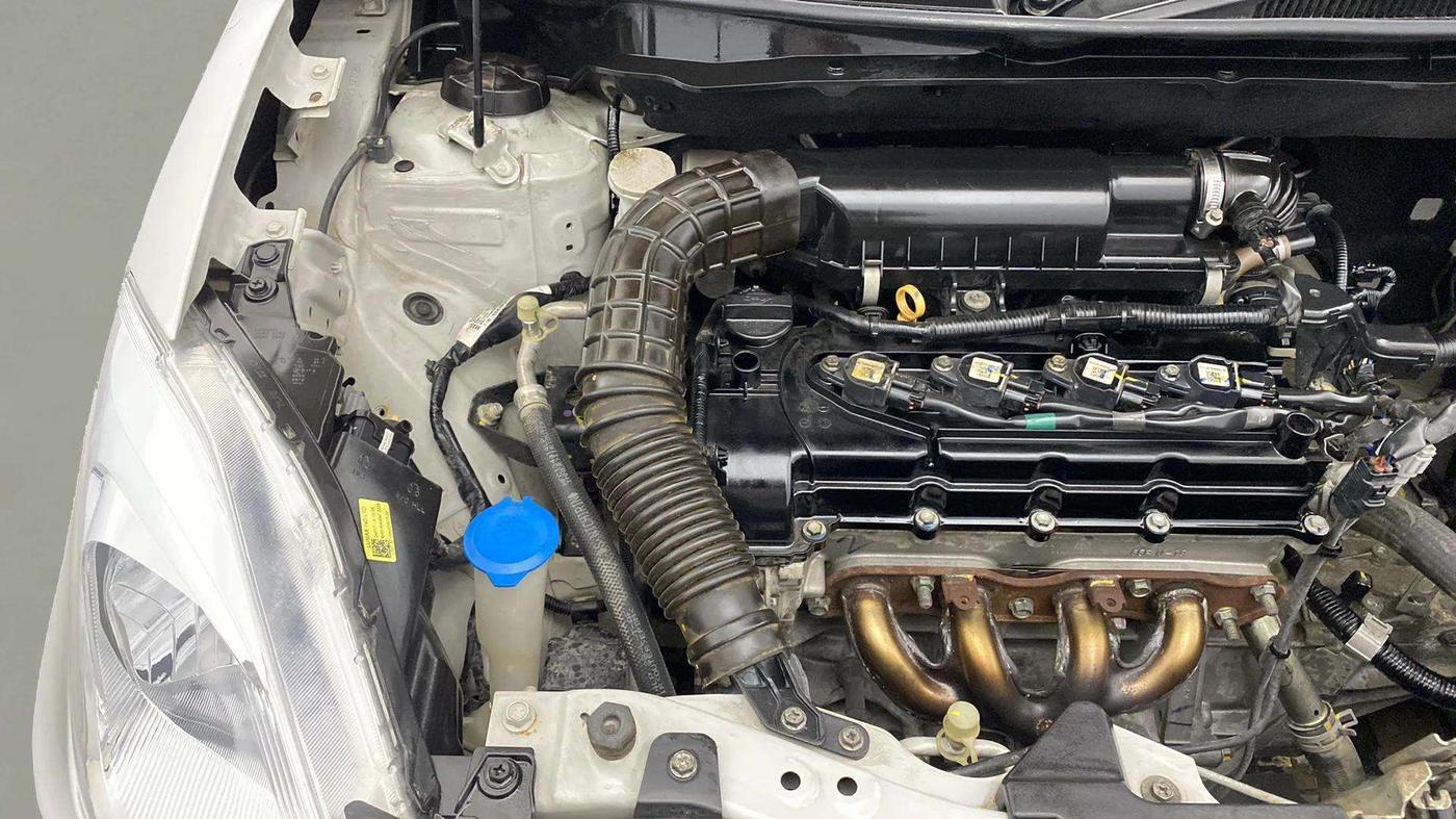 2017 Maruti Dzire VXI, Petrol, Manual, 13,305 km, Engine View - Right