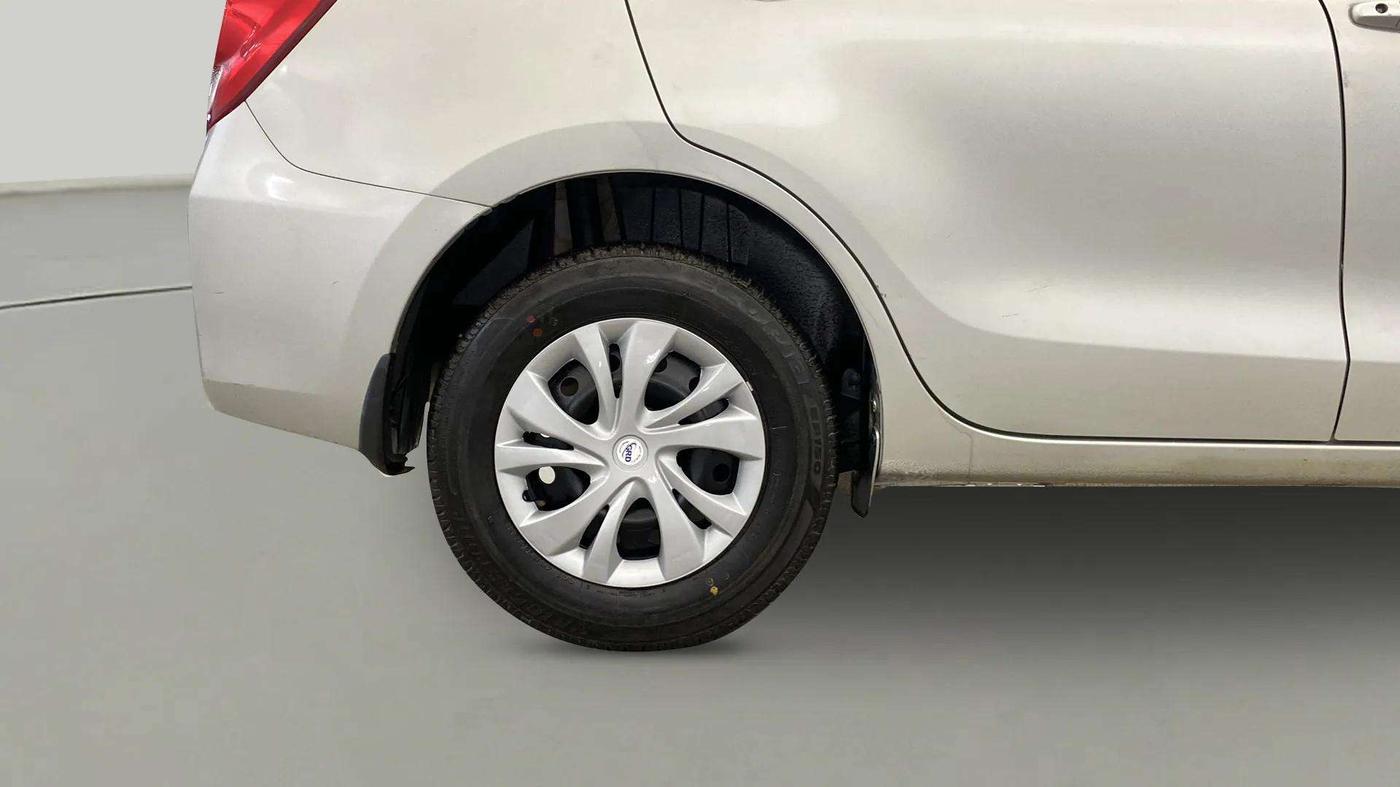 2017 Maruti Dzire VXI, Petrol, Manual, 13,305 km, Right Rear Wheel