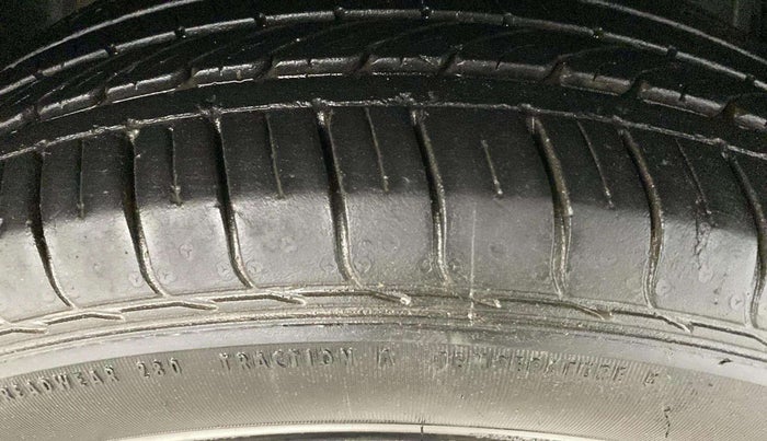 2023 Tata NEXON XM SUNROOF PETROL, Petrol, Manual, 15,772 km, Right Front Tyre Tread