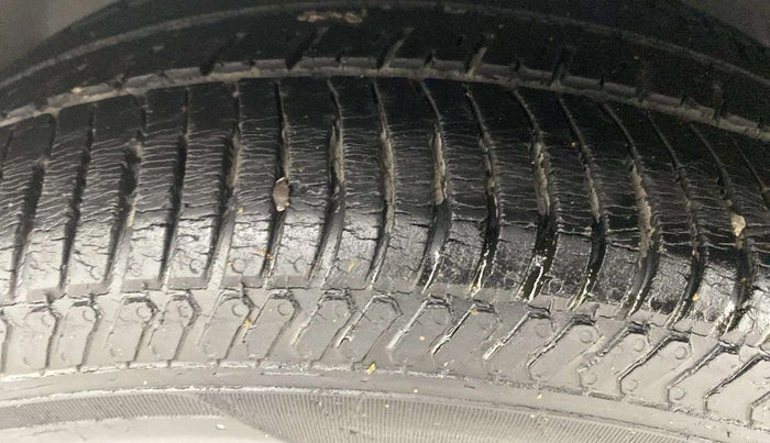 2016 Ford Ecosport TITANIUM 1.5L PETROL AT, Petrol, Automatic, 50,249 km, Left Front Tyre Tread