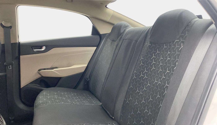 2019 Hyundai Verna 1.6 VTVT SX, Petrol, Manual, 38,781 km, Right Side Rear Door Cabin