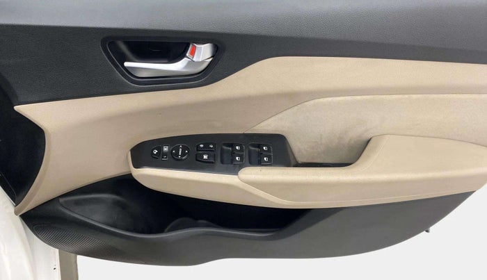 2019 Hyundai Verna 1.6 VTVT SX, Petrol, Manual, 38,781 km, Driver Side Door Panels Control