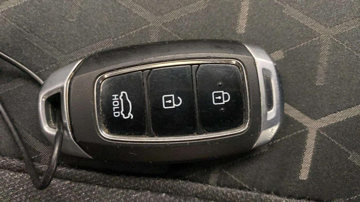 2019 Hyundai Verna 1.6 VTVT SX, Petrol, Manual, 38,781 km, Key Close Up