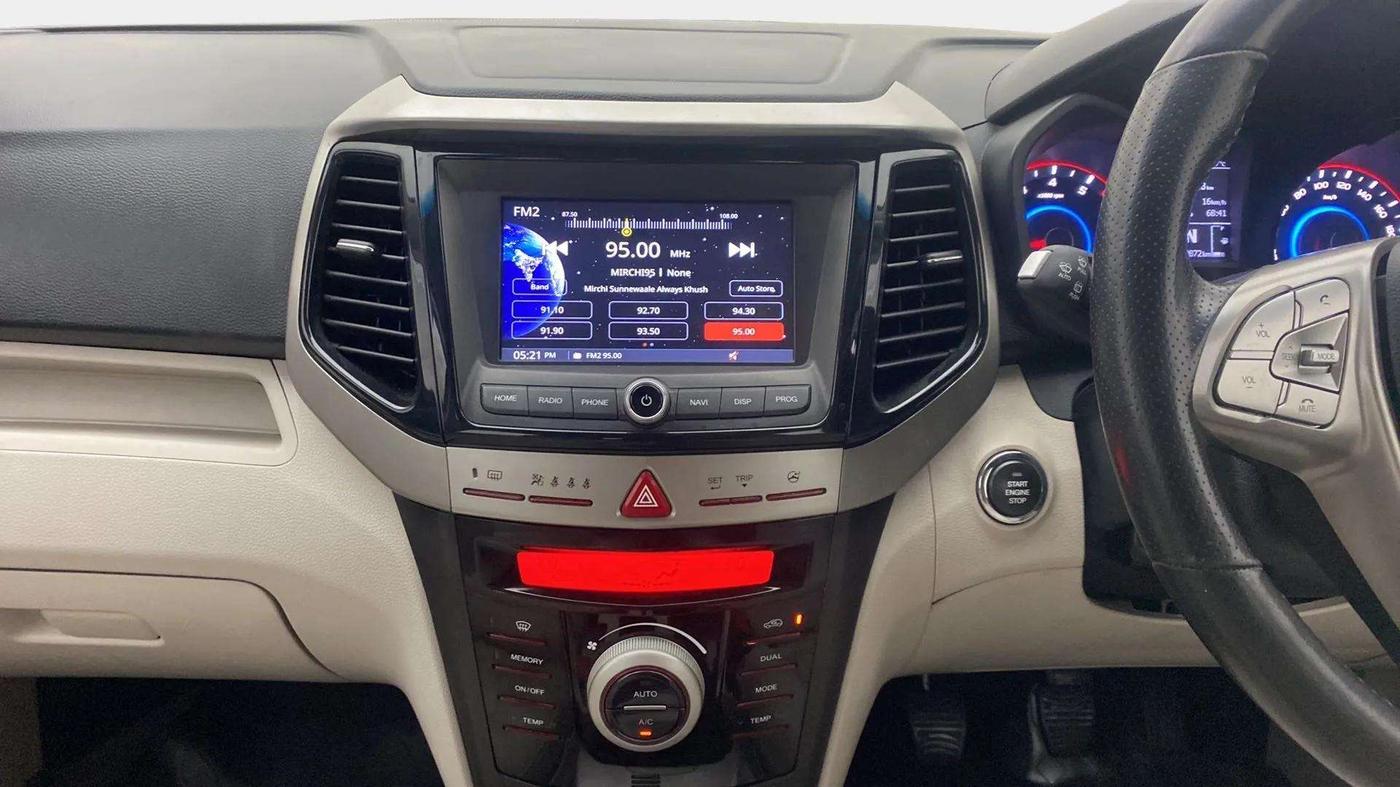 2021 Mahindra XUV300 W8 (O) 1.2 PETROL, Petrol, Manual, 40,158 km, Air Conditioner