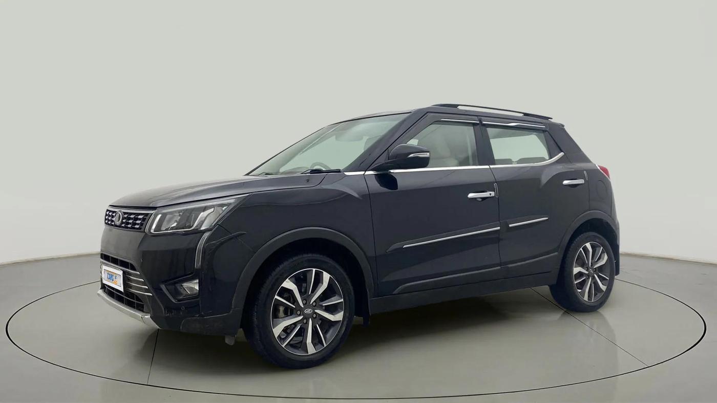 2021 Mahindra XUV300 W8 (O) 1.2 PETROL, Petrol, Manual, 40,158 km, Left Front Diagonal