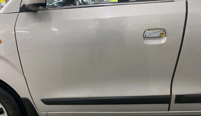 2023 Maruti New Wagon-R VXI CNG 1.0, CNG, Manual, 16,693 km, Front passenger door - Minor scratches