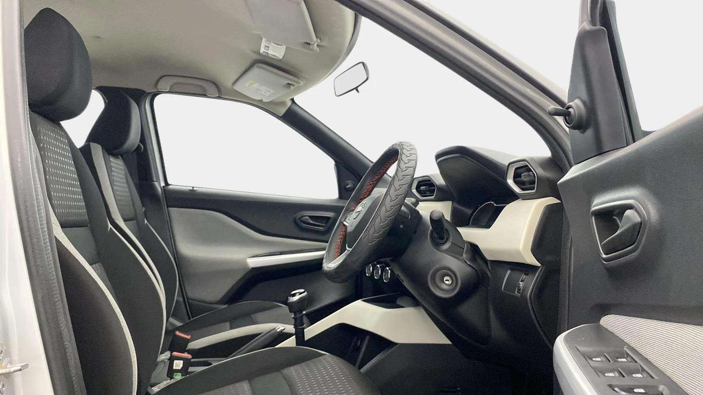 2022 Nissan MAGNITE XE, Petrol, Manual, 11,787 km, Right Side Front Door Cabin