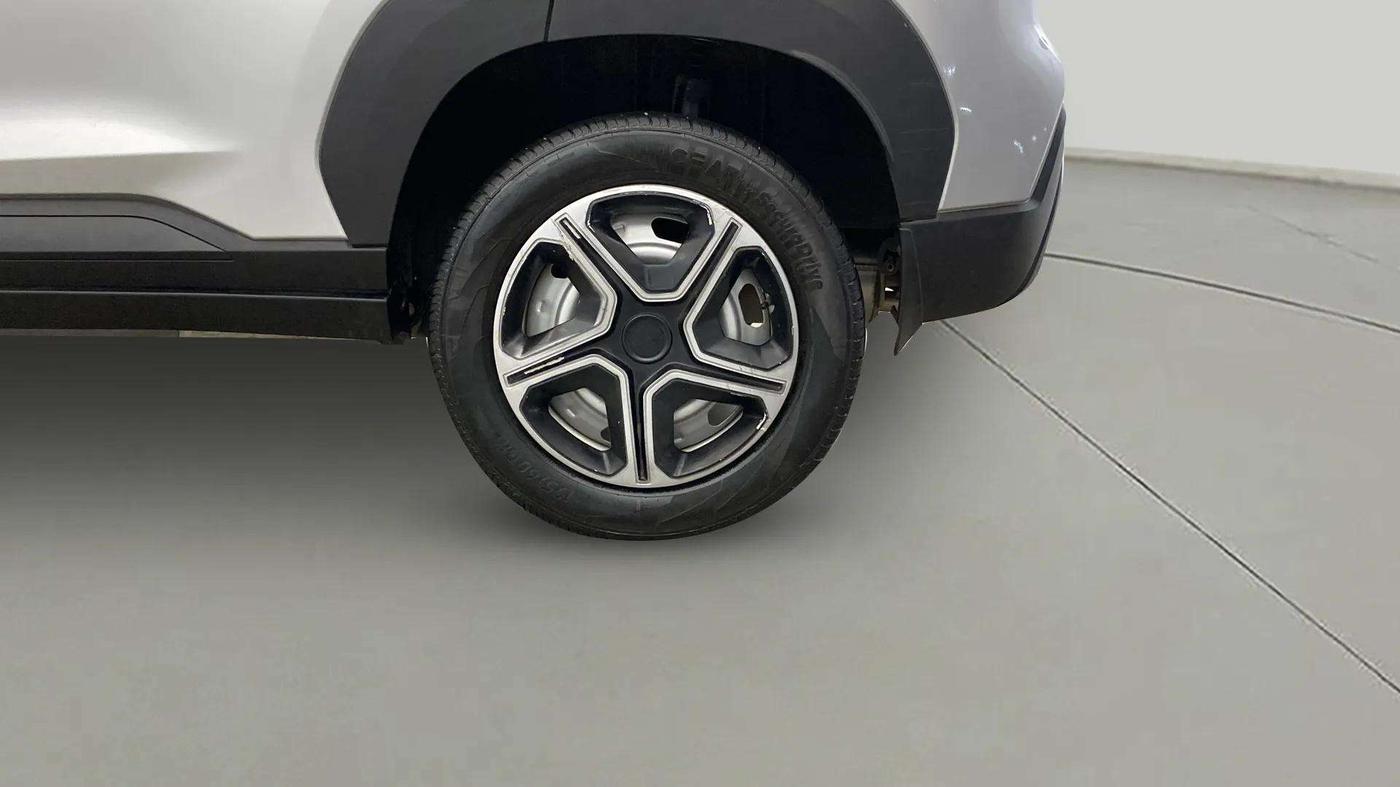 2022 Nissan MAGNITE XE, Petrol, Manual, 11,787 km, Left Rear Wheel