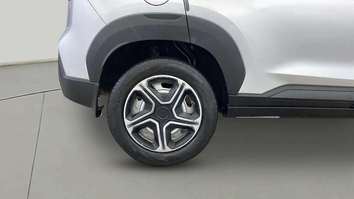 2022 Nissan MAGNITE XE, Petrol, Manual, 11,787 km, Right Rear Wheel