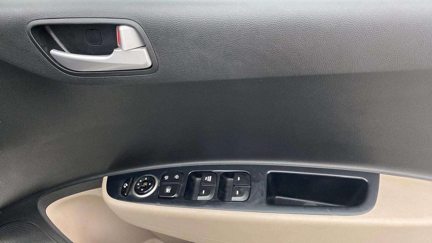 2019 Hyundai Grand i10 SPORTZ 1.2 KAPPA VTVT, Petrol, Manual, 4,093 km, Driver Side Door Panels Control
