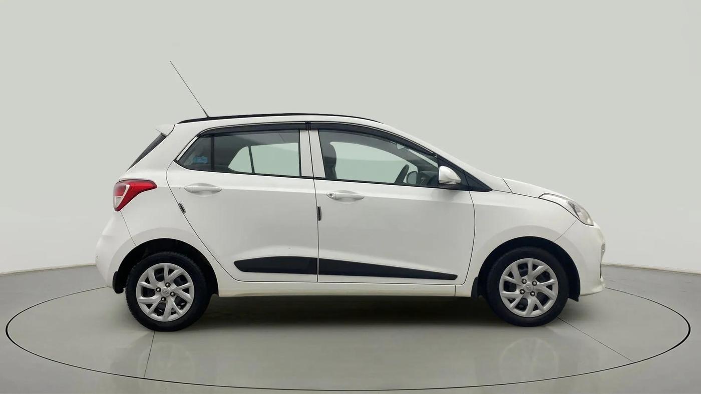 2019 Hyundai Grand i10 SPORTZ 1.2 KAPPA VTVT, Petrol, Manual, 4,093 km, Right Side View