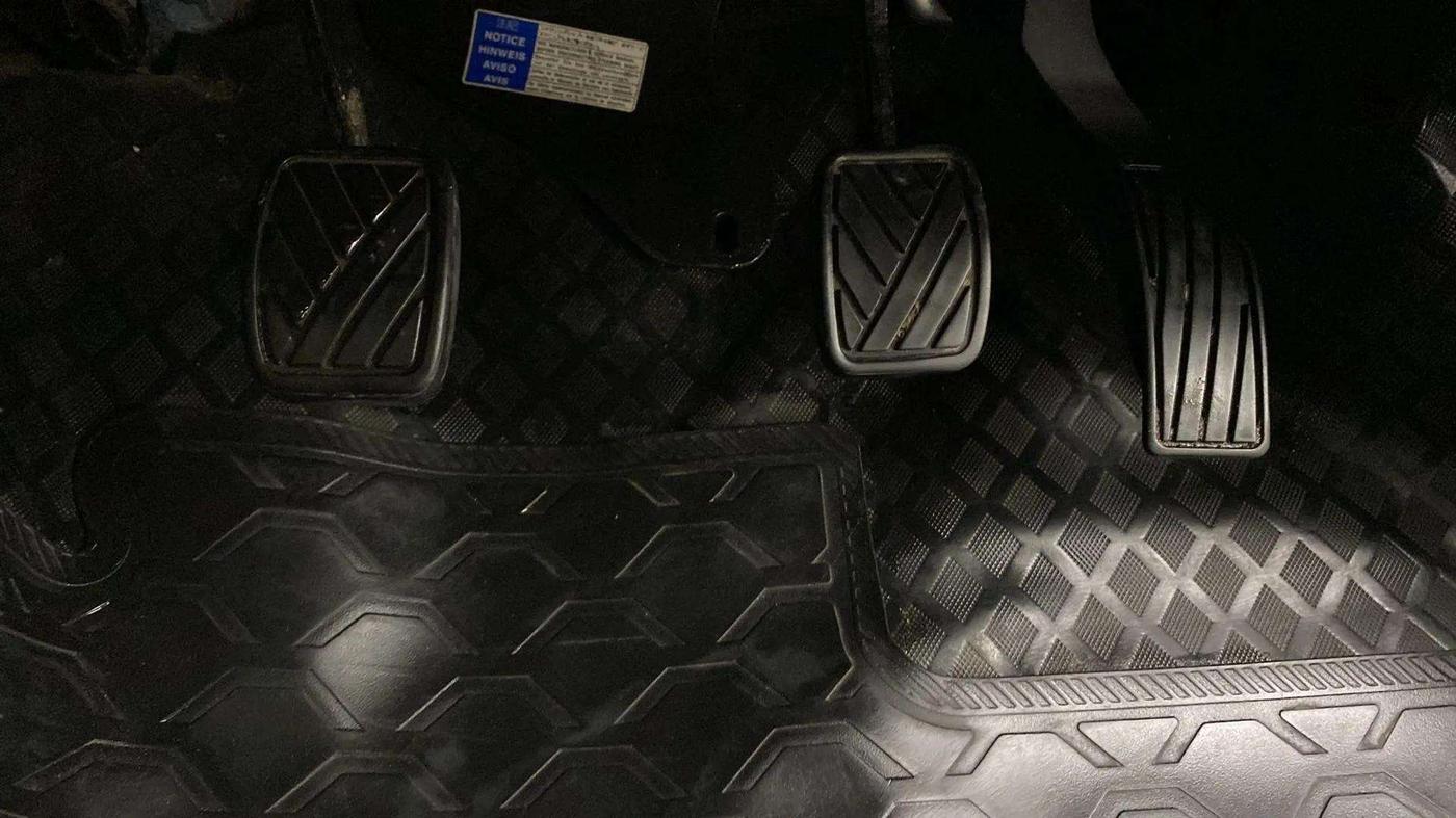 2017 Maruti Swift ZXI, Petrol, Manual, 58,327 km, Pedals