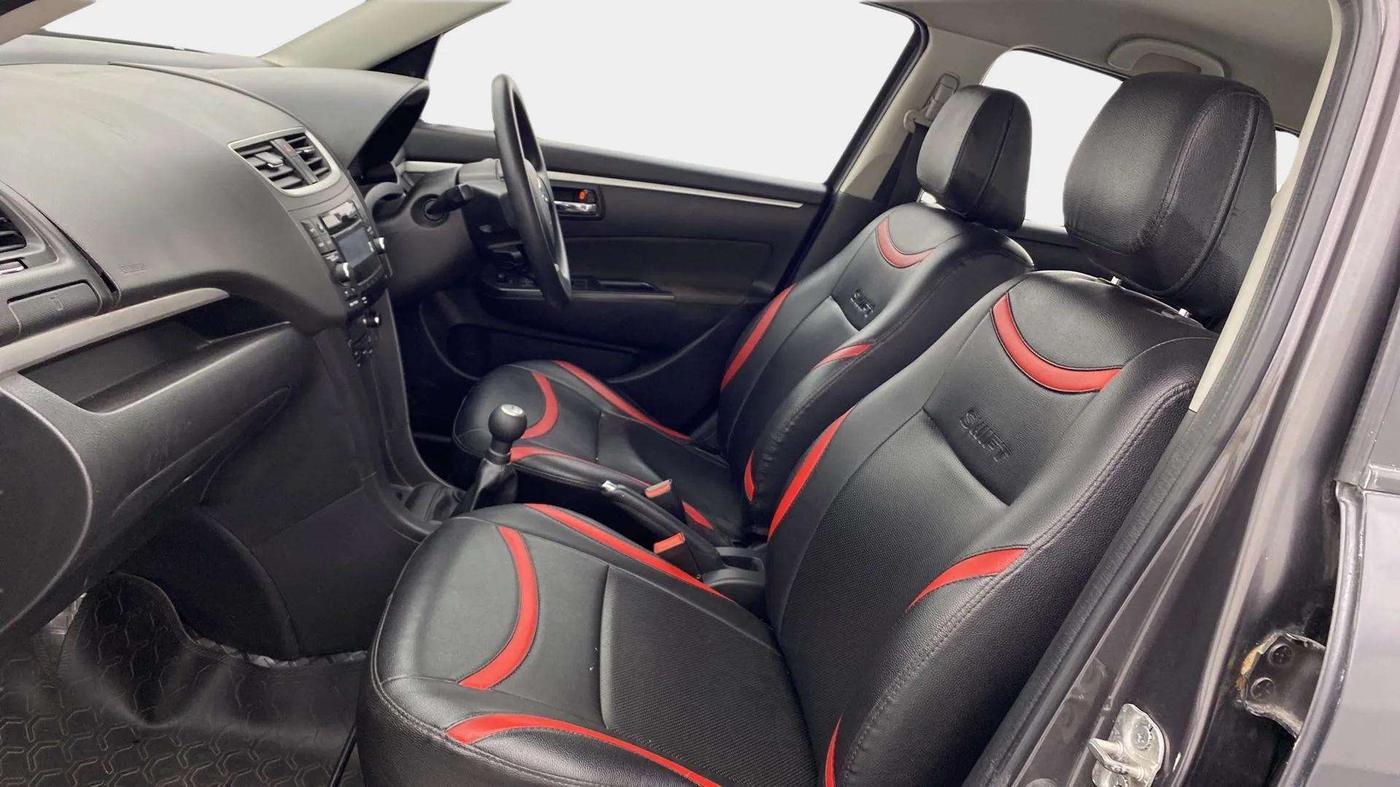 2017 Maruti Swift ZXI, Petrol, Manual, 58,327 km, Right Side Front Door Cabin