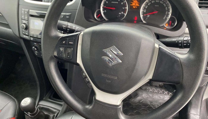 2017 Maruti Swift ZXI, Petrol, Manual, 58,233 km, Steering wheel - Phone control not functional