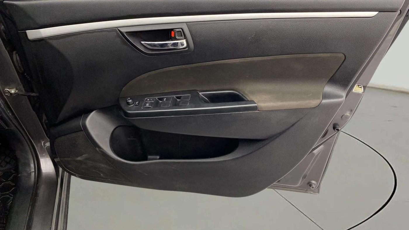 2017 Maruti Swift ZXI, Petrol, Manual, 58,327 km, Driver Side Door Panels Control