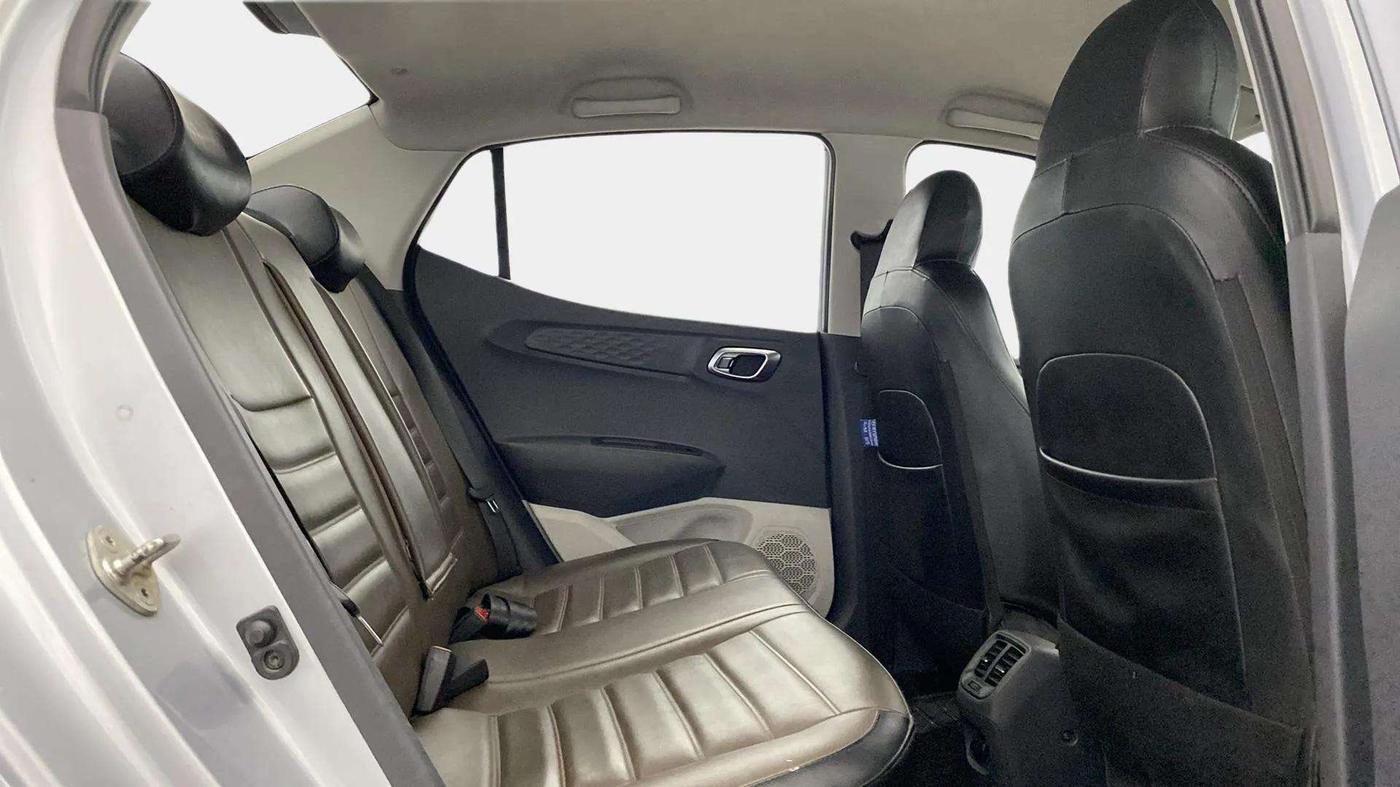 2020 Hyundai AURA SX 1.2, Petrol, Manual, 50,564 km, Right Side Rear Door Cabin