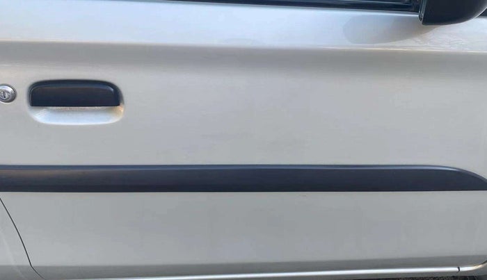 2017 Maruti Alto K10 VXI, Petrol, Manual, 30,554 km, Driver-side door - Slightly dented