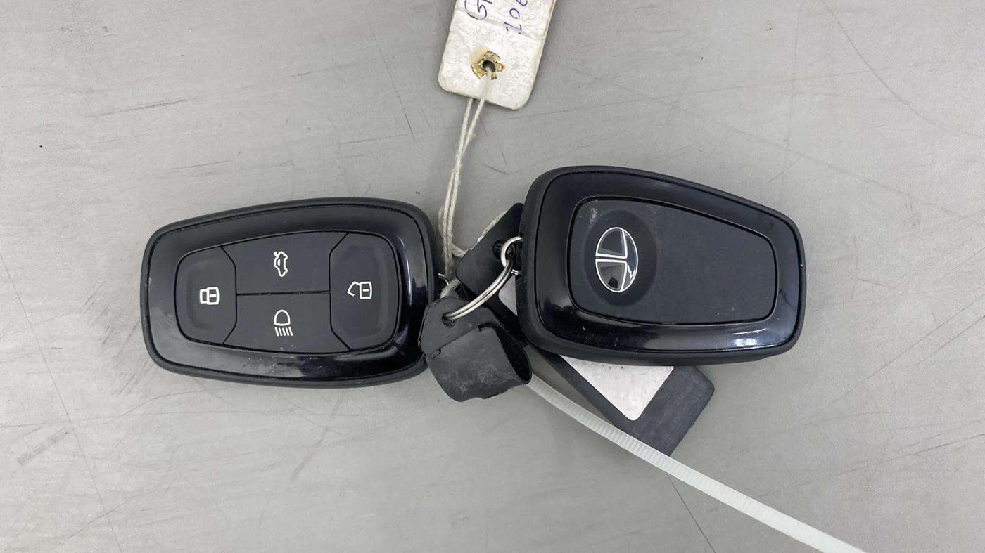 2023 Tata NEXON CREATIVE PLUS S 1.2 REVOTRON 7 DCA, Petrol, Automatic, 12,811 km, Key Close Up
