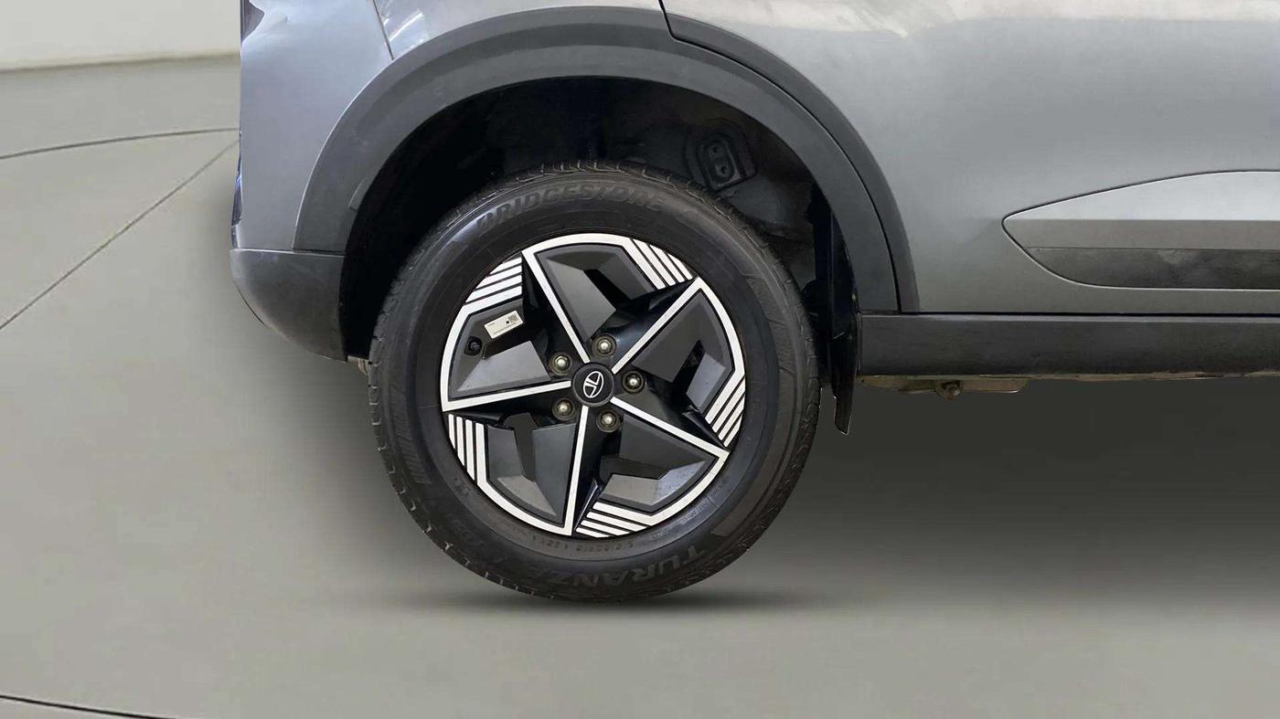 2023 Tata NEXON CREATIVE PLUS S 1.2 REVOTRON 7 DCA, Petrol, Automatic, 12,811 km, Right Rear Wheel