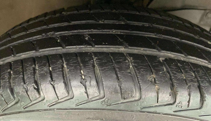 2021 Maruti New Wagon-R LXI CNG 1.0, CNG, Manual, 33,576 km, Right Front Tyre Tread