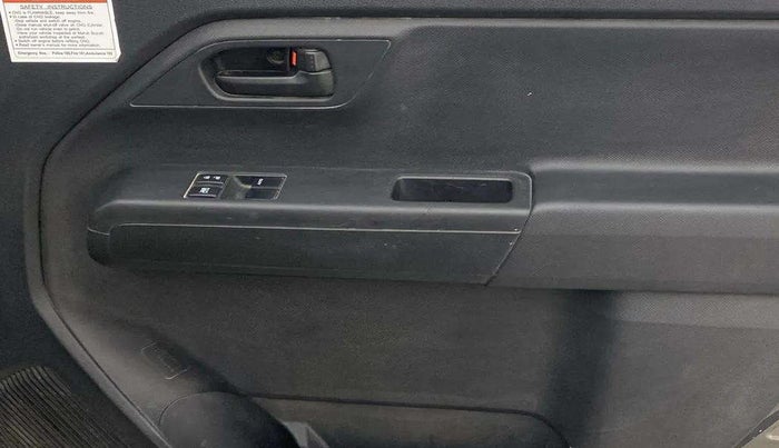 2021 Maruti New Wagon-R LXI CNG 1.0, CNG, Manual, 33,576 km, Driver Side Door Panels Control