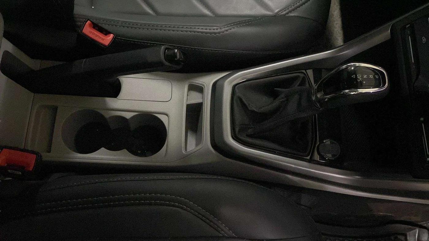 2022 Skoda KUSHAQ AMBITION 1.0L TSI AT, Petrol, Automatic, 17,566 km, Gear Lever