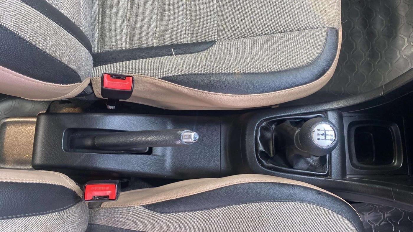 2017 Maruti Swift VXI, Petrol, Manual, 84,240 km, Gear Lever