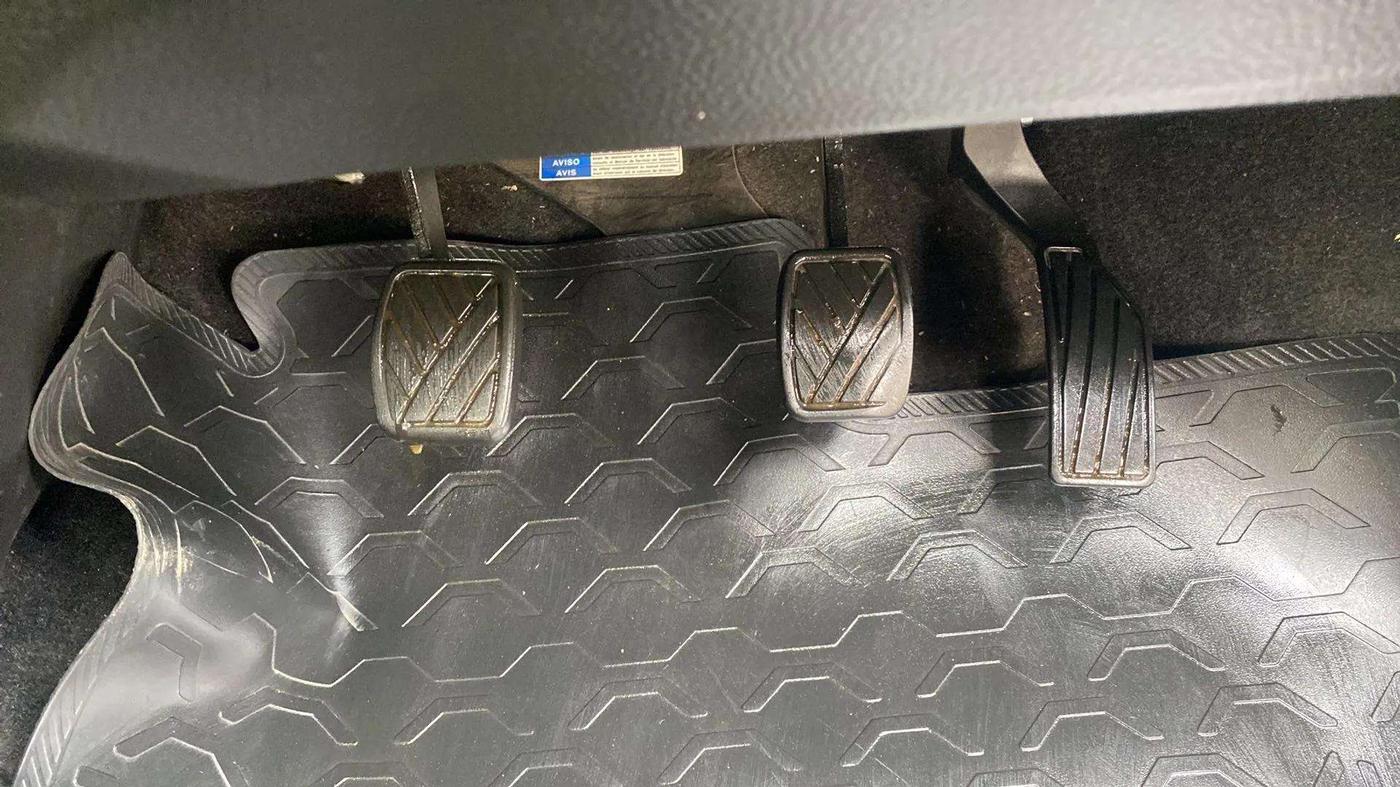 2017 Maruti Swift VXI, Petrol, Manual, 84,240 km, Pedals