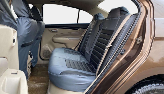 2015 Maruti Ciaz ZXI+, Petrol, Manual, 87,945 km, Right Side Rear Door Cabin