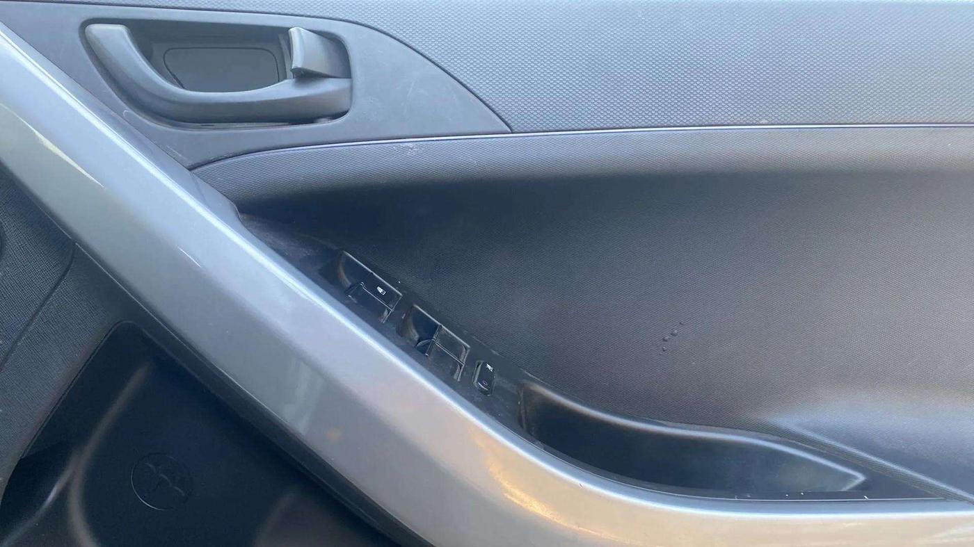 2022 Tata NEXON XM PLUS SUNROOF DIESEL, Diesel, Manual, 23,226 km, Driver Side Door Panels Control