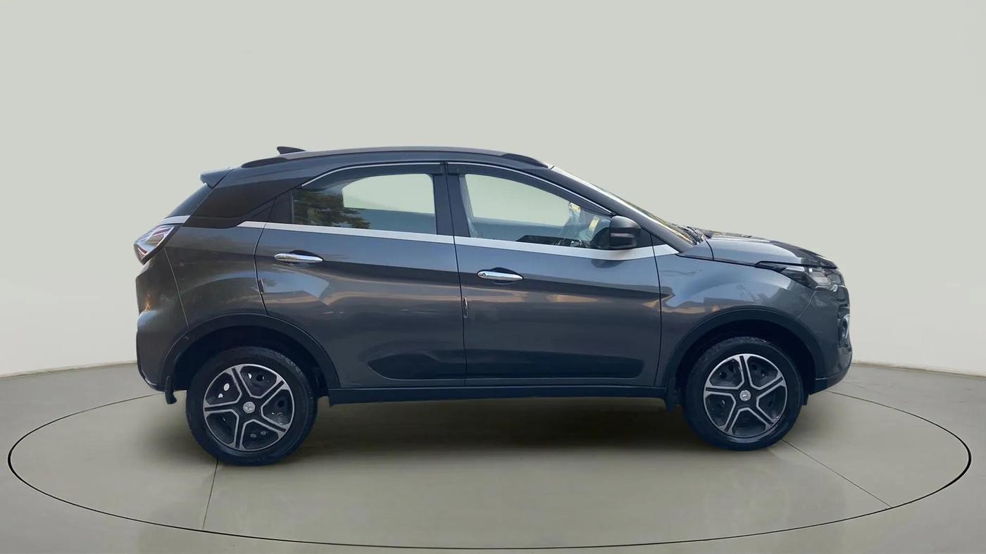 2022 Tata NEXON XM PLUS SUNROOF DIESEL, Diesel, Manual, 23,226 km, Right Side View