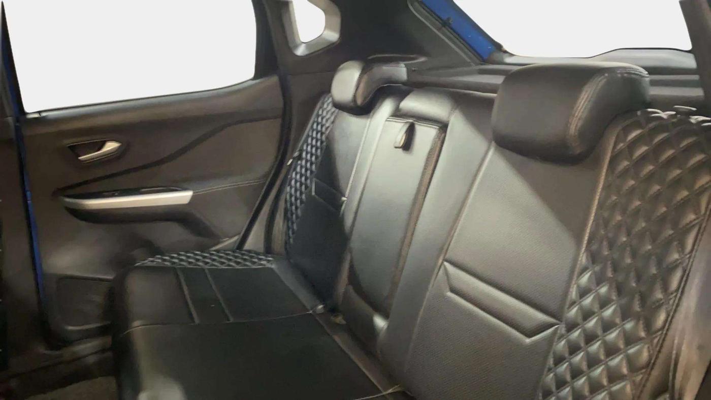 2021 Nissan MAGNITE XV PREMIUM DUAL TONE, Petrol, Manual, 29,835 km, Right Side Rear Door Cabin