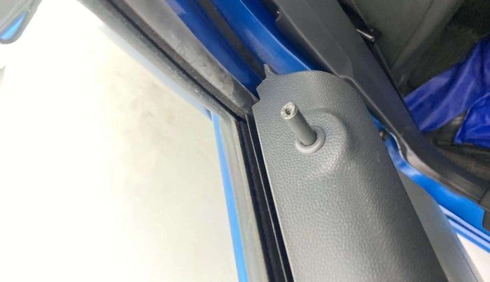 2017 Maruti Alto 800 LXI O, Petrol, Manual, 30,282 km, Lock system - Door lock knob has minor damage