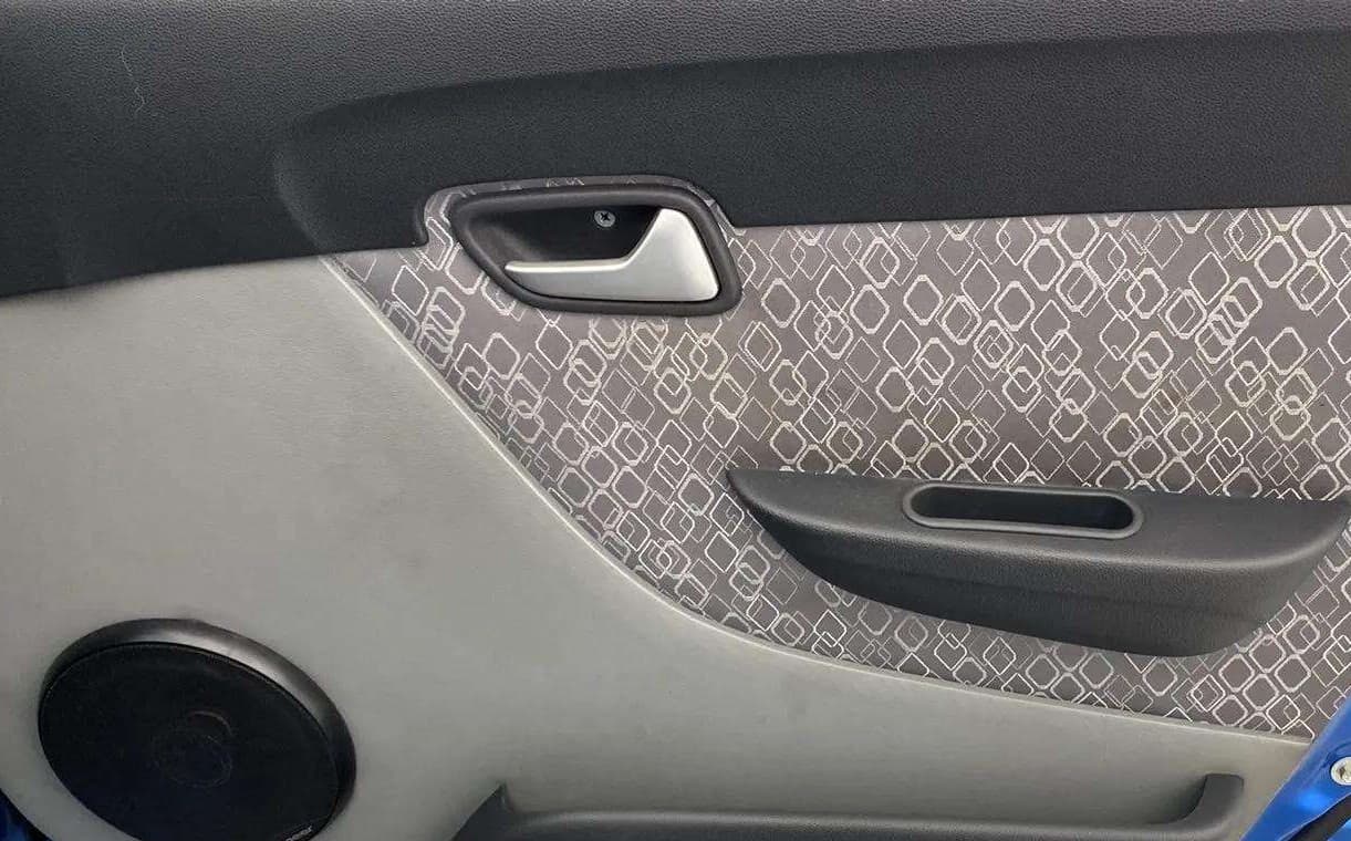 2017 Maruti Alto 800 LXI O, Petrol, Manual, 30,310 km, Driver Side Door Panels Control