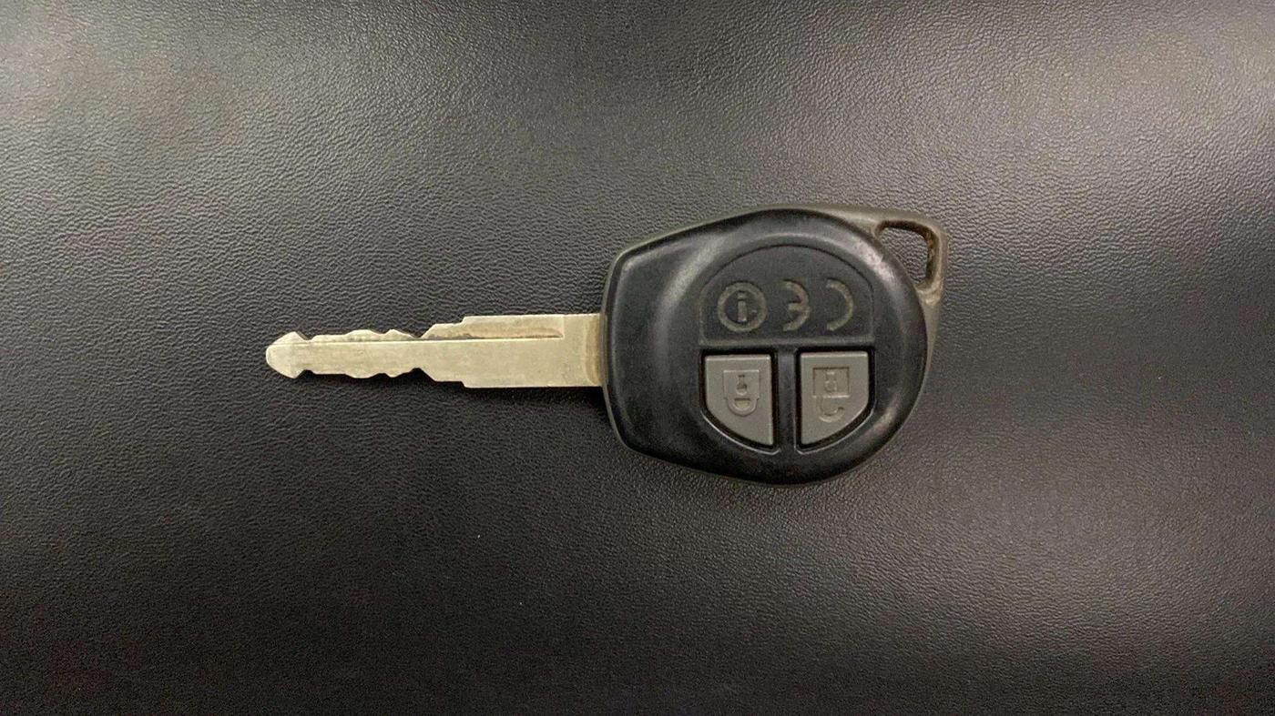 2017 Maruti Dzire VXI, Petrol, Manual, 45,613 km, Key Close Up